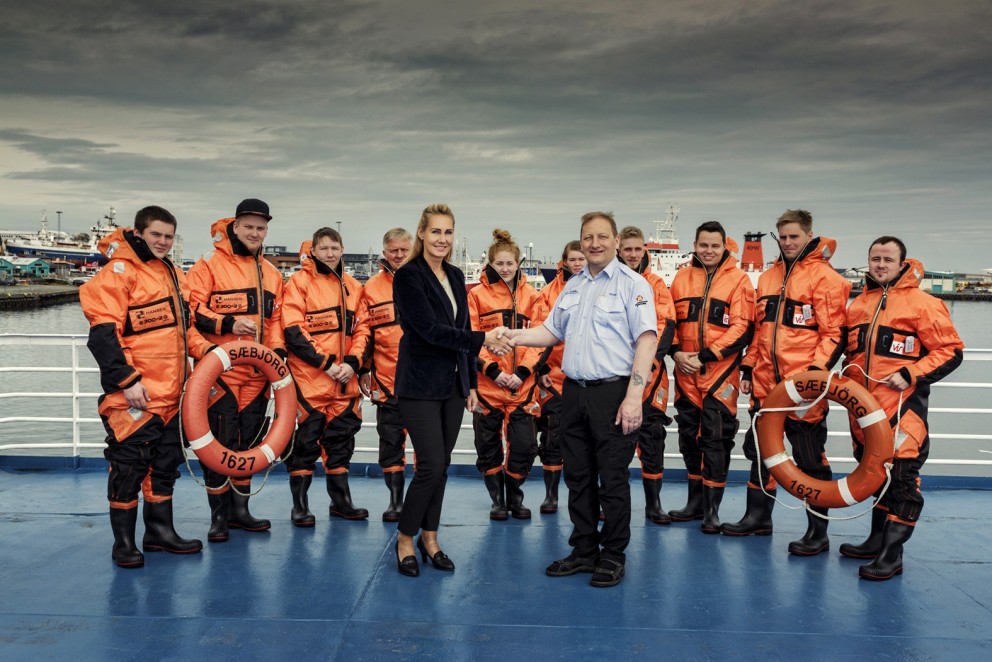 Frá afhendingunni sjógallanna. Mynd/VÍS