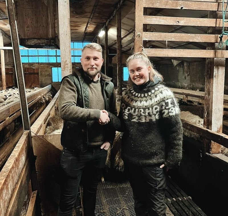 Yngstu bændum landsins er vel til vina. Kristófer Orri á Syðsta-Mói í Fljótum og Ragnhildur Ásta í Norðurhaga í Þingi. Mynd: Kristín Una Ragnarsdóttir.