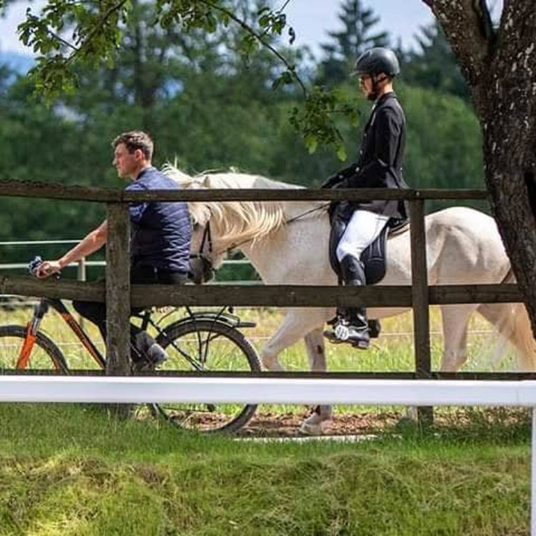 Friðrik Þór við kennslu í Þýskalandi. Hann er á hjólhestinum. MYNDIR AÐSENDAR