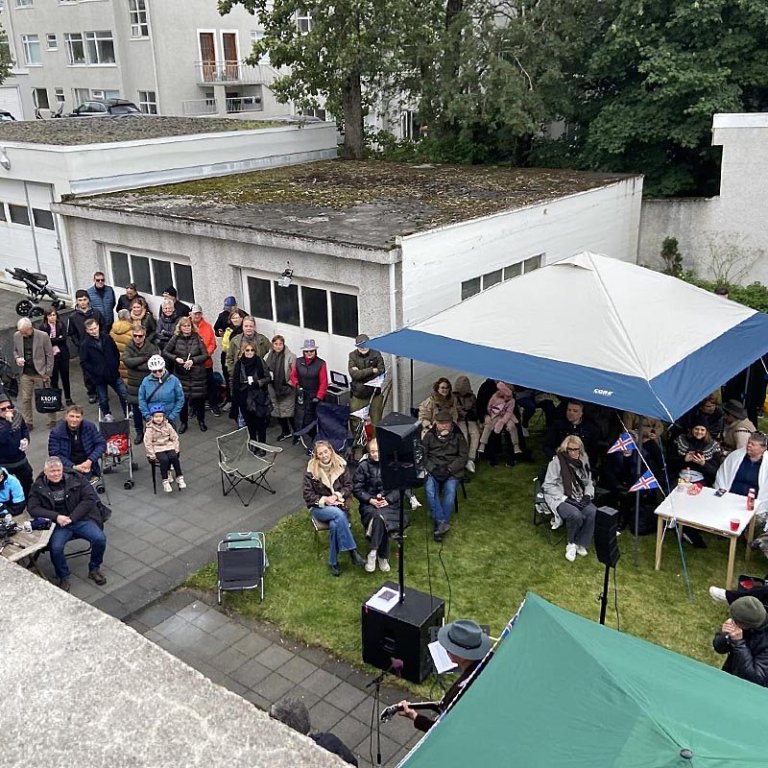 Allir í stuði! MYNDIR FRÁ EIKA OG BERGRÚNU