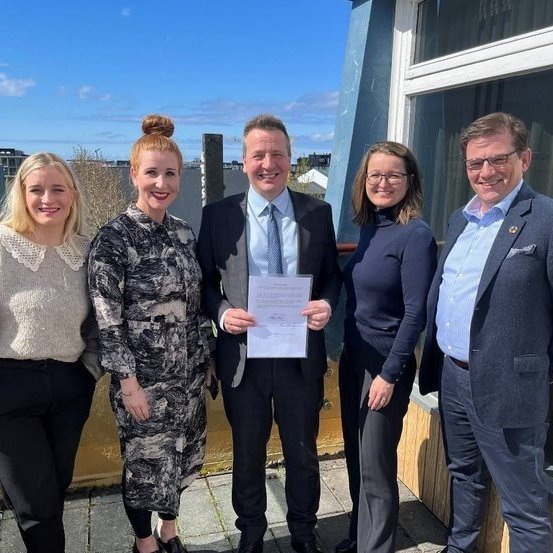 Fulltrúar SSNV, SSNE og Eims ásamt Guðlaugi Þór Þórðarsyni við undirritun yfirlýsingarinnar.