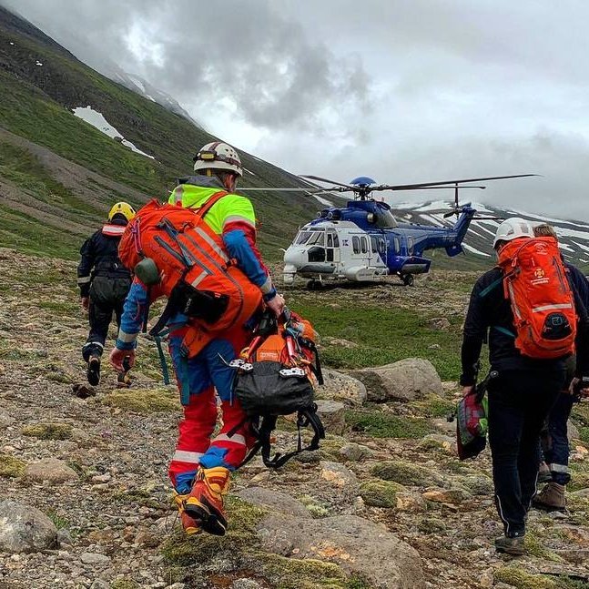 Frá björgunaraðgerðum. Myndir af Facebooksíðu Skagfirðingasveitar og Grettis.