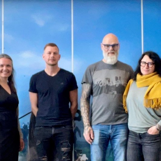 Freyja Rut Emilsdóttir og Þórður Grétar Árnason frá 1238 ásamt Paulinu Gunnlaugsson Fricova  og Johannesi Gunnlaugssyni Fric, frá Víkingaheimum við opnun sýningarinnar.