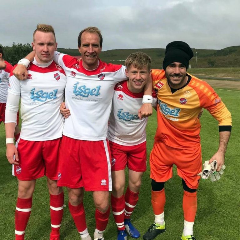 Hér er mynd af þeim Ingva Rafni Ingvarssyni, Bjarka Má Árnasyni, Ágústi Friðjónssyni og Miguel Martinez eftir sigurinn á laugardaginn.