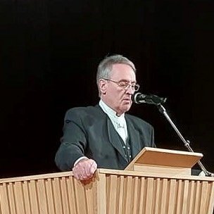 Hjalti Pálsson bauð gesti velkomna í upphafi samkomunnar.