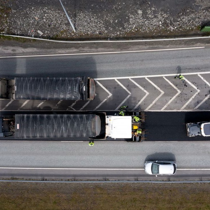 Aktu varlega! – mamma og pabbi vinna hér Morgunverðarfundur Vegagerðarinnar um öryggi starfsfólks við vegavinnu.