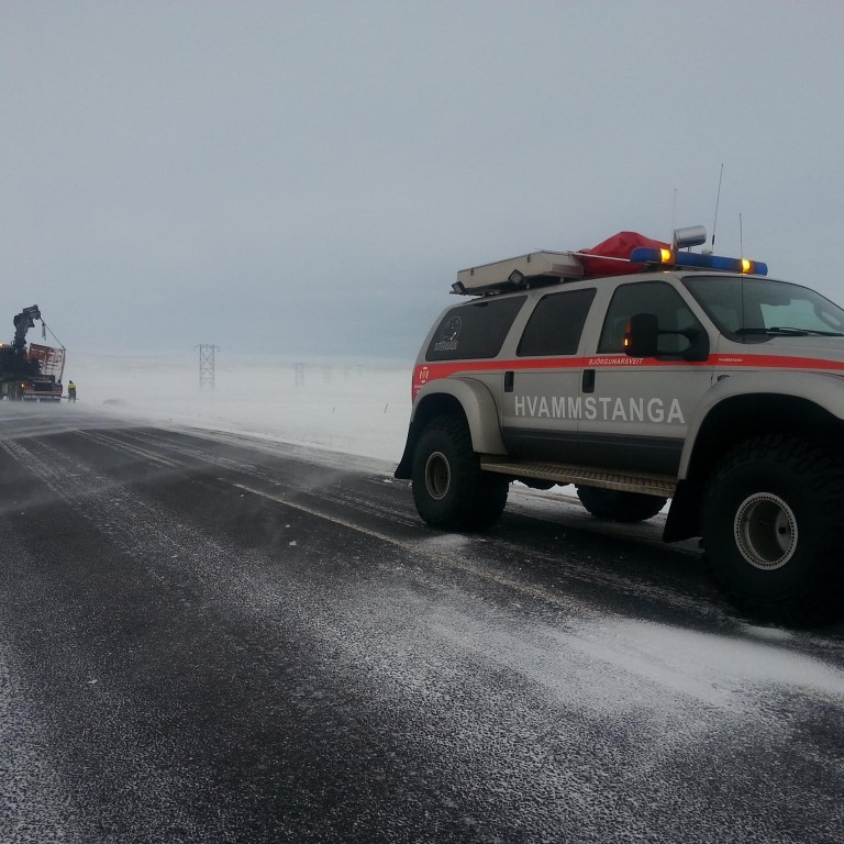 Húnar að störfum á Holtavörðuheiði