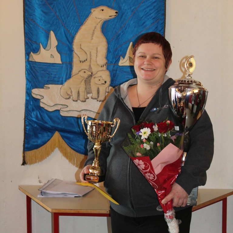 Snjólaug María Jónsdóttir, Skotfélaginu Markviss, tók við tilnefningu til Íþróttamanns ársins. Mynd/FB-síða USAH