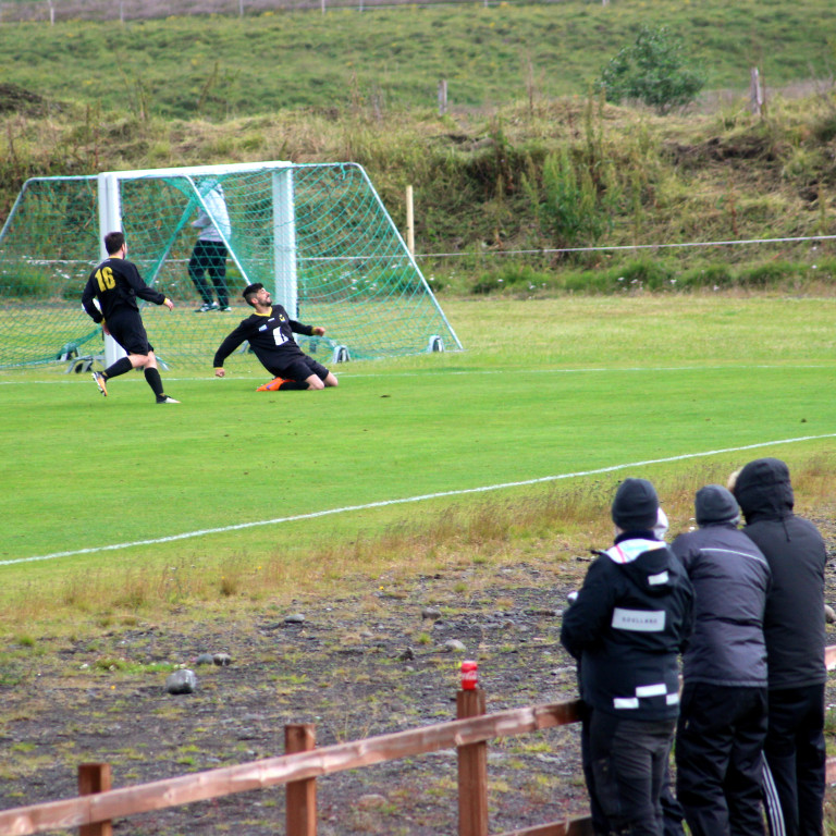 Dani fagnar markar heimamanna. Mynd: LAM