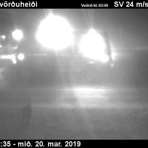 Frá vettvangi í nótt. Mynd úr myndavél Vegagerðarinnar sem birt er á Facebook-síðu Húna.