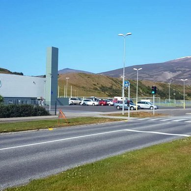 Mikilvægt er að ökumenn sýni aðgát þegar ekið er nærri skólum.