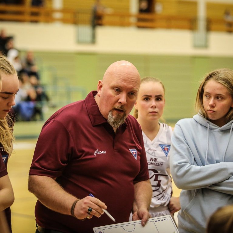 Árni Eggert Harðarson að leggja línurnar. Mynd: Hjalti Árna.