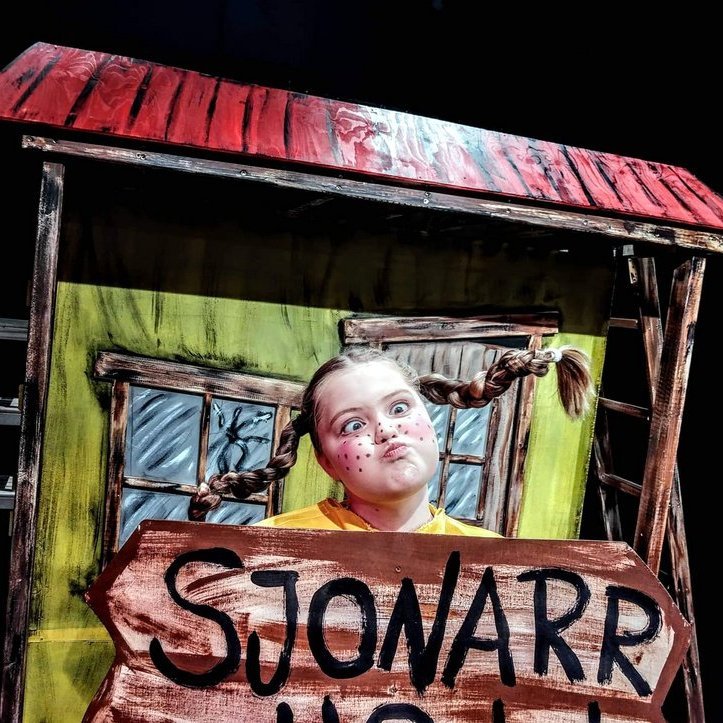 Lína Langsokkur skottast um í Bifröst