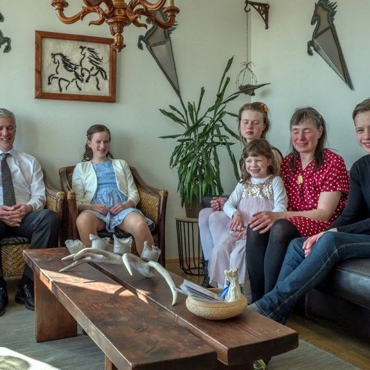 Matgæðingarnir Ingi og Elsche ásamt börnum sínum. Aðsend mynd.