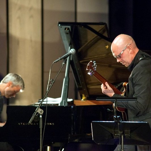 Píanistinn Agnar Már Magnússon og gítarleikarinn Andrés Þór Gunnlaugsson verða í Blönduósskirkju sunnudaginn 13. september nk. Aðsend mynd.