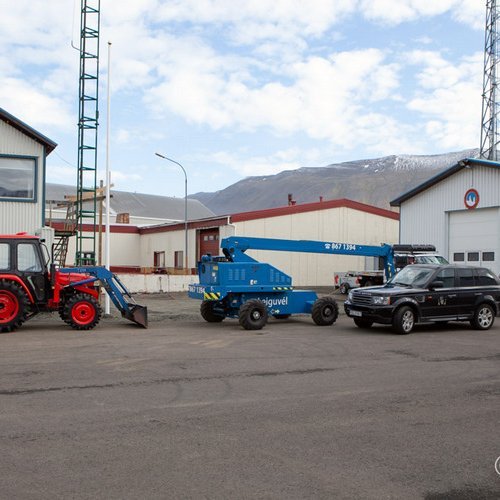 Innikróuð björgunarsveit. Erfitt getur fyrir björgunarsveitin Stráka að bregðast við útkalli eins og sést. Mynd: Trölli.is