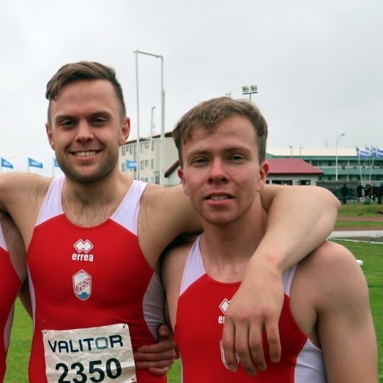 Ísak Óli og Sveinbjörn Óli. Mynd af netinu.