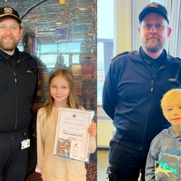 Monika Rut Garðarsdóttir, Grunnskólanum austan Vatna á Hofsósi og Hólmar Thor Jónsson, Árskóla á Sauðárkróki taka við viðurkenningum úr hendi Sigurðar Bjarna Rafnssonar, varaslökkviliðsstjóra Brunavarna Skagafjarðar. Aðsend mynd.