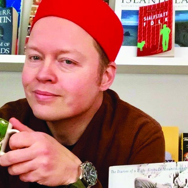 Fjölnir með bolla og bækur. AÐSEND MYND