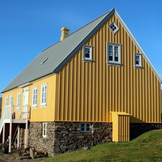 Á meðal húsa í bæklingnum má finna Áshús sem stendur á safnasvæðinu í Glaumbæ en var upphaflega reist og byggt í Ási í Hegranesi. Mynd: Byggðasafn Skagfirðinga