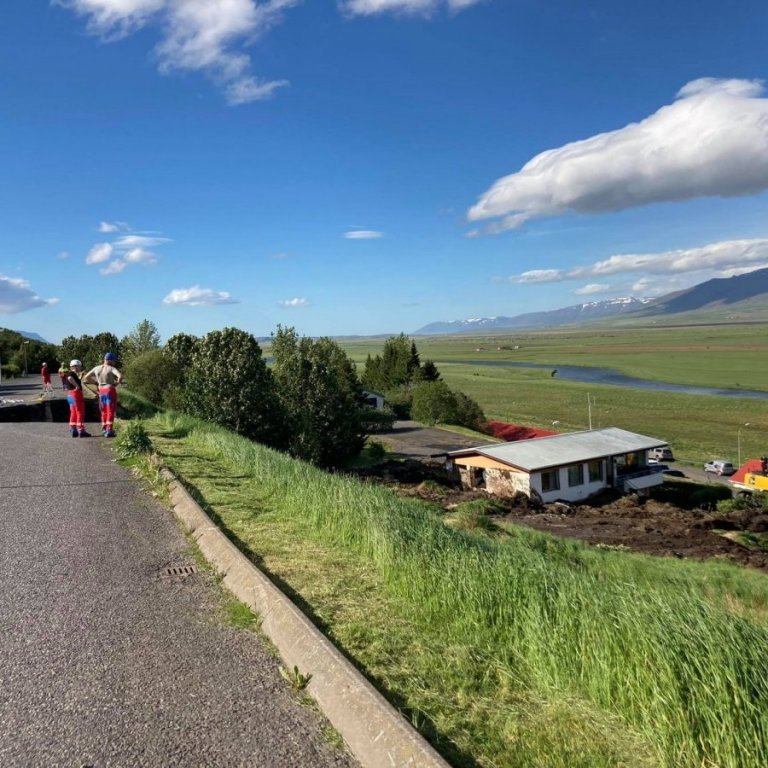 Mynd tekin þann 29. júní sl. í Varmahlíð þegar skriðan féll. Mynd: SMH