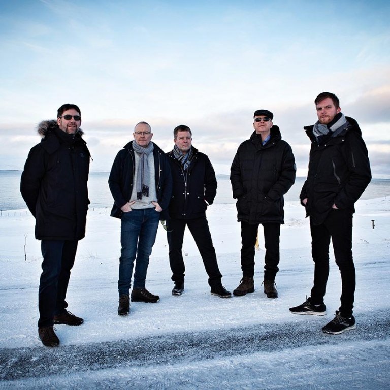 Slagarasveitin í útigallanum. Frá vinstri: Stefán Ólafs, Skúli Þórðar, Geir Karls, Ragnar Karl og Valdimar. MYND AÐSEND