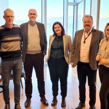 Gísli Sigurðsson, framkvæmdastjóri Tengils, Magni Pálsson, verkefnastjóri rannsókna hjá Landsneti, Sverrir Jan Norðfjörð, framkvæmdastjóri þróunar- og tæknisviðs Landsnets, Linda Fanney Valgeirsdóttir, framkvæmdastýra Alor, Valgeir Þorvaldsson, stofnandi og stjórnarformaður Alor og Silja Mist Sigurkarlsdóttir, markaðsstjóri ON. Aðsendar myndir.