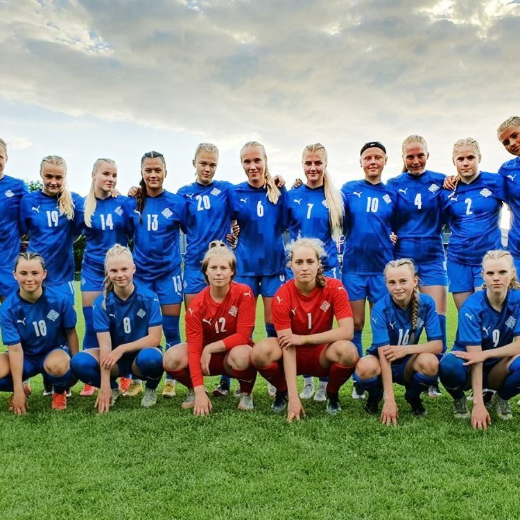 Margrét númer 12, hér í U16 landsliðinu. MYND AF VEF TINDASTÓLS