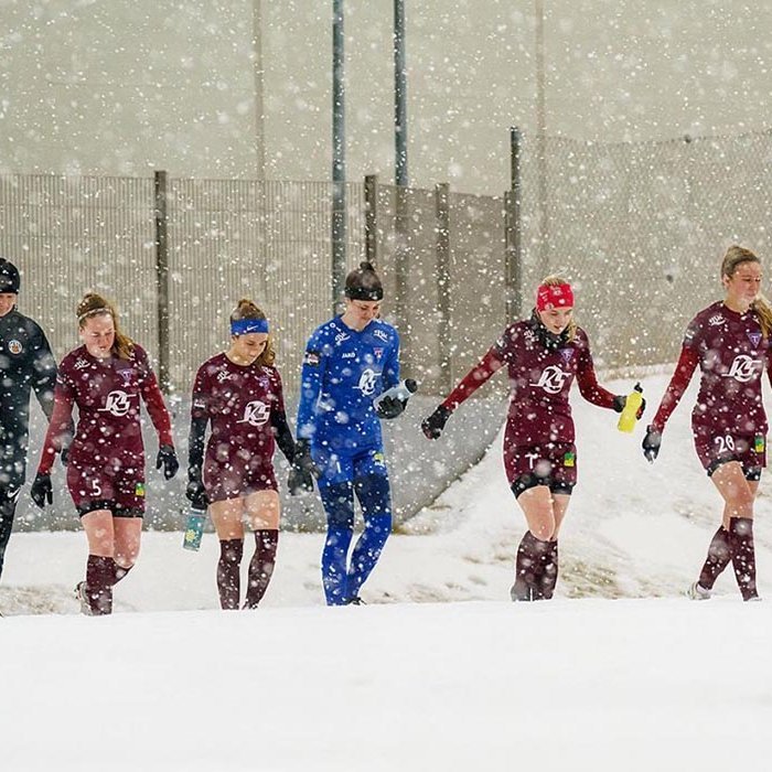 Veturinn hefur strítt knattspyrnufólki að undanförnu. MYND: SIGURÐUR INGI PÁLSSON
