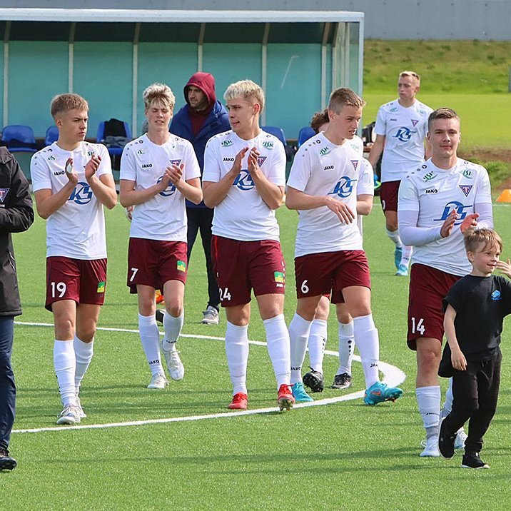 Tindastólsmenn fagna eftir leik gegn liði KÁ nýverið. MYND: ÓAB