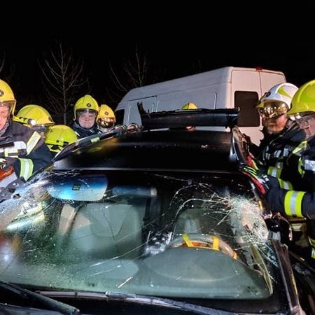 Meðfylgjandi myndir eru frá æfingu við björgun fastklemmdra. Myndir: Brunavarnir Austur-Húnvetninga.