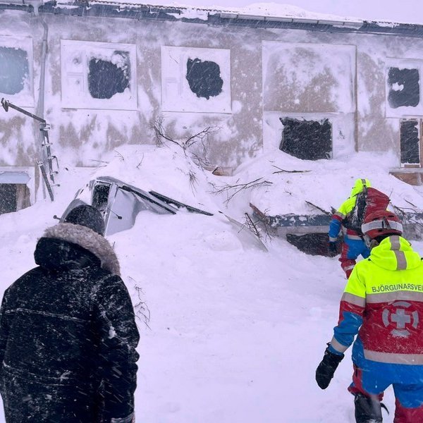 Frá snjóflóðasvæðinu í Neskaupstað. Myndir: Landsbjörg.