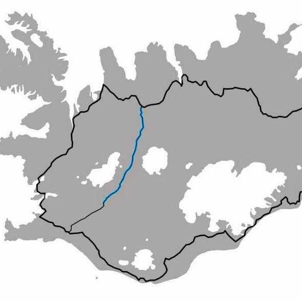 Kjalvegur á miðhálendi Íslands, austan Langjökuls en vestan við Hofsjökul. Kjölur er í 600-700 metra hæð yfir sjávarmáli og að miklu leyti berar melöldur, sandar og hraun á milli lágreistra fella. Mynd af WikiPedia.