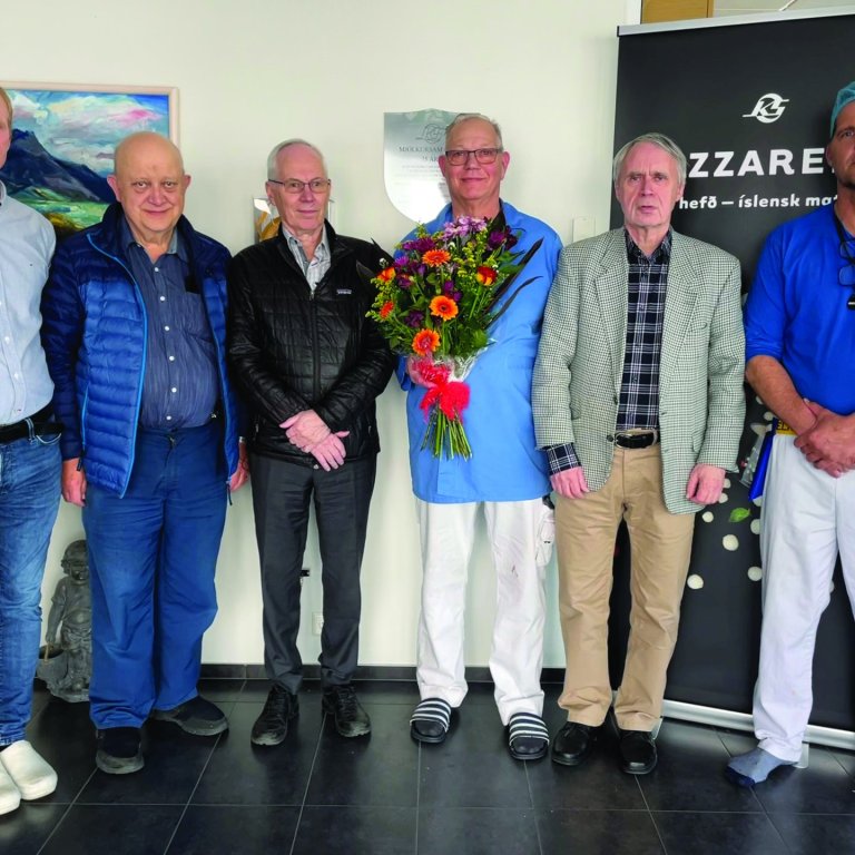 F.v. Magnús Freyr Jónsson forstöðumaður, Ingimar Vilhjálmsson fv. starfsmaður samlagsins til fjölda ára, Snorri Evertsson fv. samlagsstjóri, Helgi Ragnarsson, Þórólfur Gíslason Kaupfélagsstjóri og Jón Þór Jósepsson framleiðslustjóri. Mynd: SMH