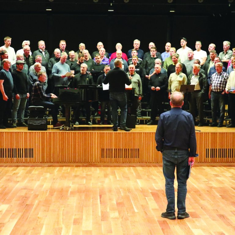 Óskar á æfingu fyrir tónleikana.MYND GG