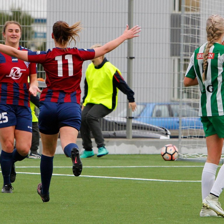 Murr skorar ... og skorar. 129 myndir fyrir 129 leiki. MYNDIR: ÓAB