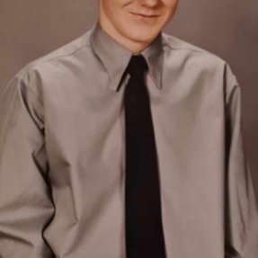 Þórður geggjaður í gráu yfirstærðarskyrtunni.