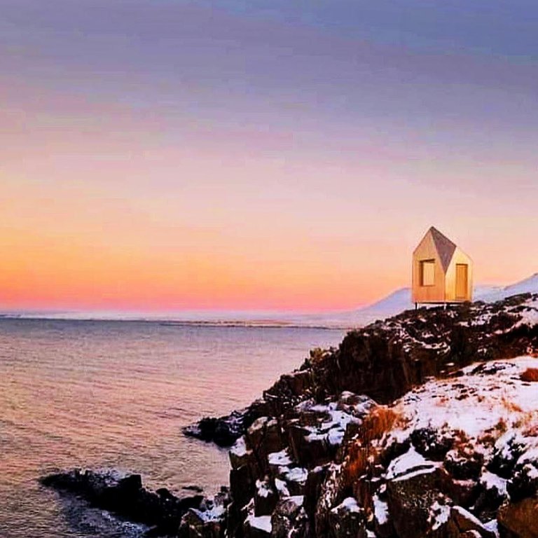 Fuglaskoðunarhúsið nýja á Spákonufellshöfða. MYND AF SKAGASTRÖND.IS