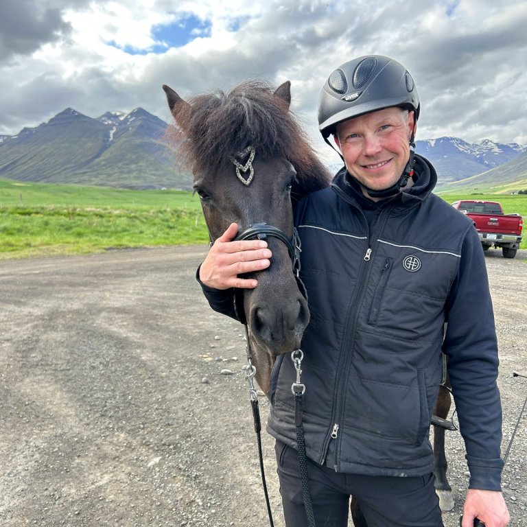Þórarinn og Vísa frá Hestkletti. Hrossarækt fjölskyldunnar á Nautabúi er kennd við Hestklett.  MYNDIR AÐSENDAR