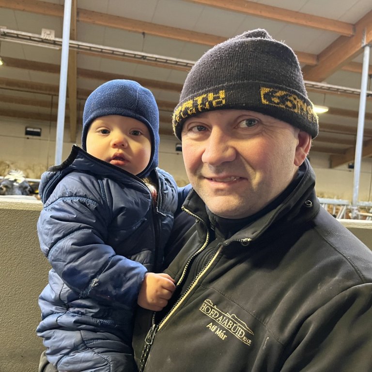 Atli Már með eldri sonarson sinn Veigar Má.MYND AÐSEND