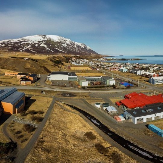 Séð yfir byggingar FNV. Verknámshús til hægri.
Mynd: Frá FNV.