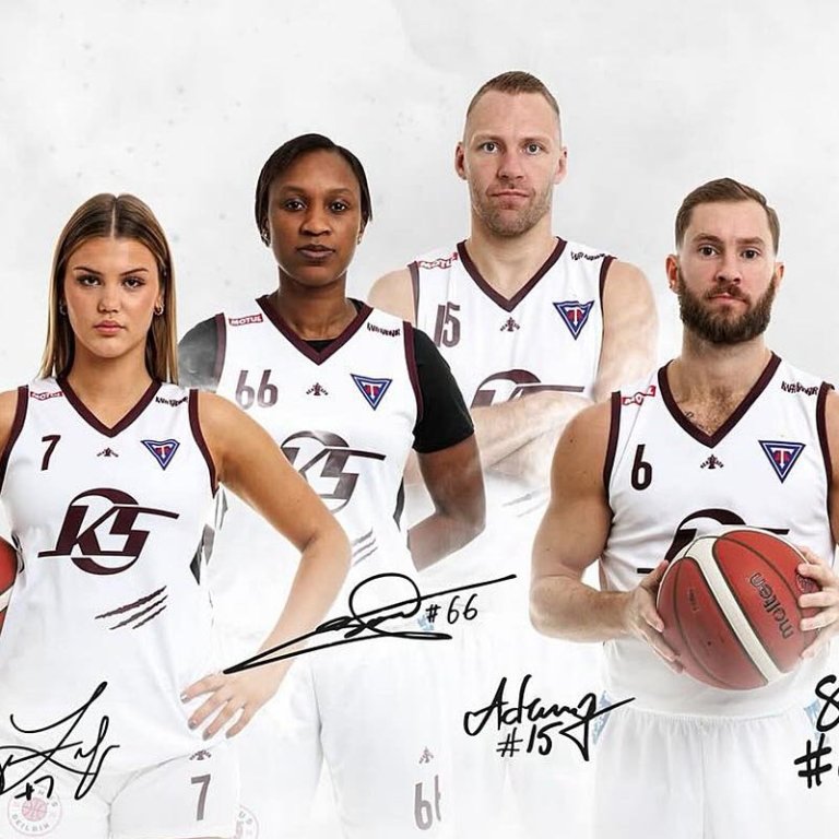 Það var tvíhöfði í Síkinu í gær. Stelpurnar lutu í parket gegn sprækum Grindvíkingum. MYND: DAVÍÐ MÁR