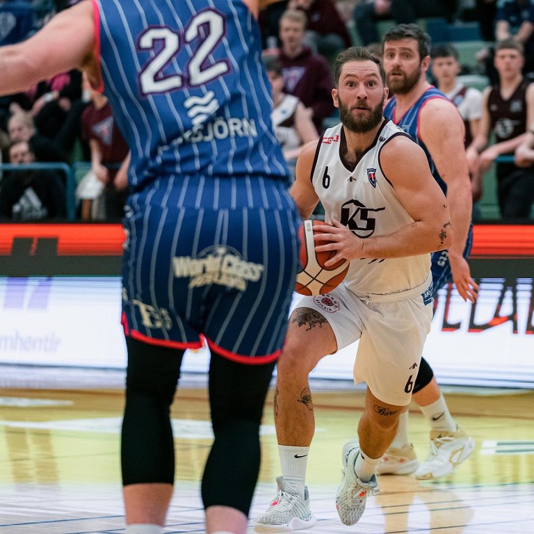 Arnar var í rallýgírnum í Garðabænum. Hér er hann á ferðinni gegn liði Grindavíkur fyrir rúmri viku. MYND: SIGURÐUR INGI