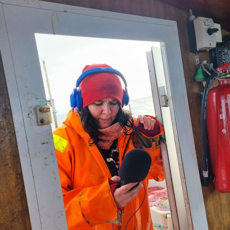 Fjóla þurfti reglulega að huga að upptökugræjunum og kanna hvort allt væri enn þá að virka. MYNDIR: FJÓLA OG GUMMI