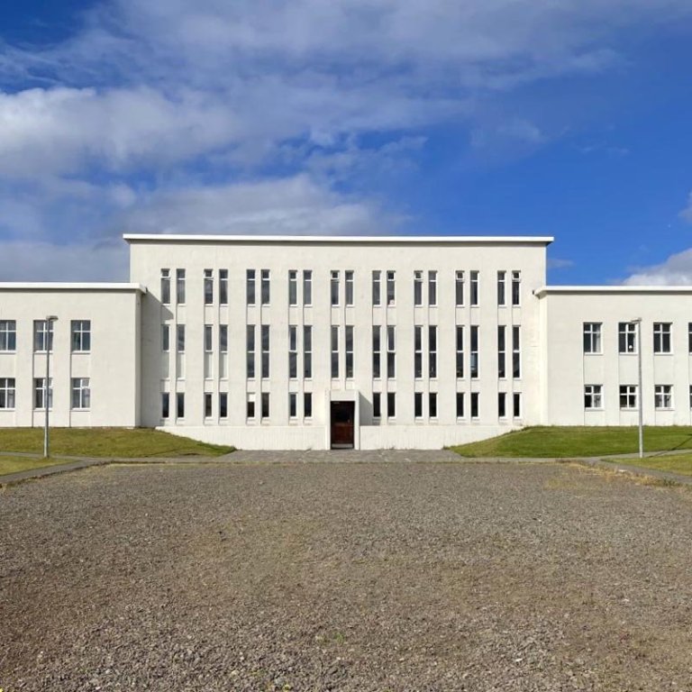 Héraðsskólinn að Reykjum í Hrútafirði. MYND AF HÚNAÞING.IS