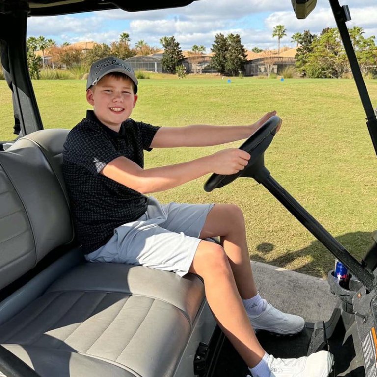 Sigurbjörn Datti sáttur á golfvellinum. MYNDIR AÐSENDAR