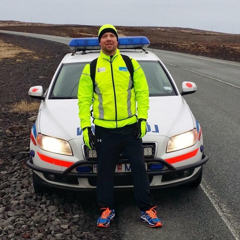 Sigvaldi Arnar stendur við stóru orðin fer af stað í Umhyggju-göngu