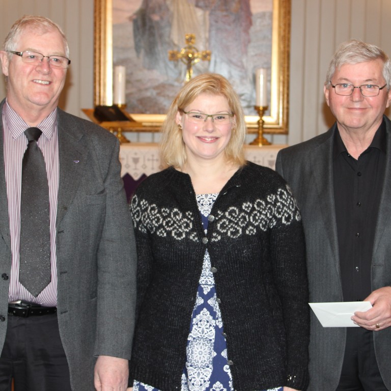 Gáfu eina milljón í lýsingu í kirkjugarðinum