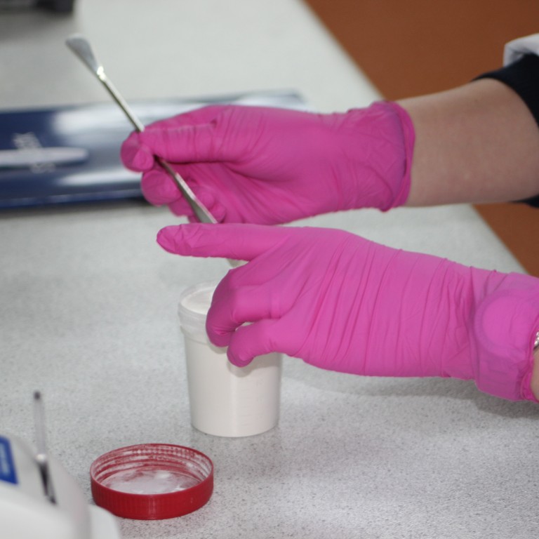 Úr rannsóknarstofu Iceprótein á Sauðárkróki. Mynd: KSE.