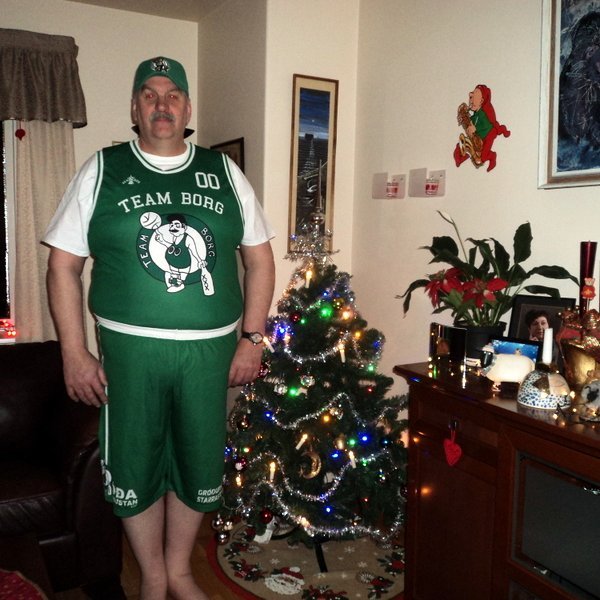 Liðsstjóri Team Borg og Boston Seltics aðdáandinn Björn Hansen hefur lagt körfuboltanum og hestamennskunni lið með störfum sínum í áratugi og þótti vel við hæfi að sæma hann Samfélagsviðurkenningu Molduxa. Aðsend mynd.